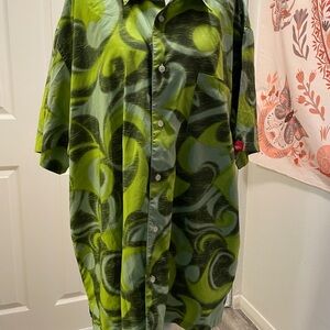 Vibrant Green Swirl Casual Men's Shirt